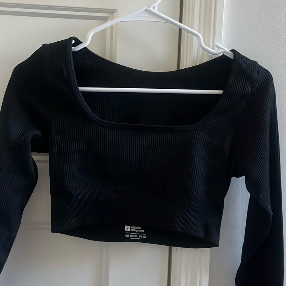 black long sleeved crop top, size small